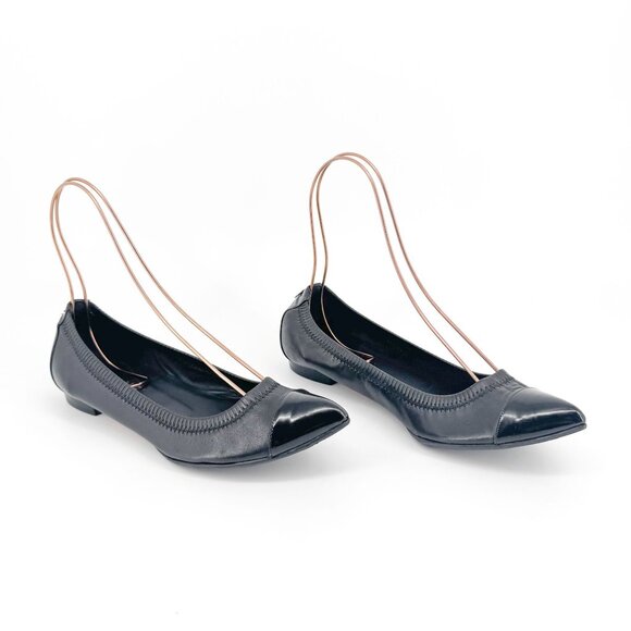 Chanel Cap Toe CC Ballet Flat Size 39 US 8-8.5 Black Pointed Toe Elastic Leather - Picture 1 of 15